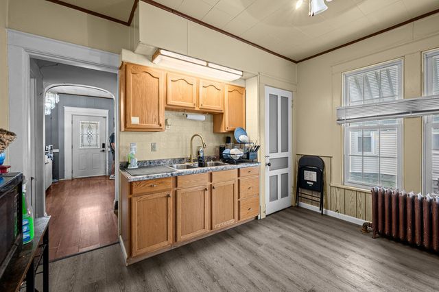 618 W 17th Street, Davenport, IA 52803
