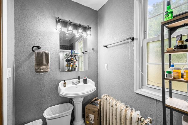 618 W 17th Street, Davenport, IA 52803