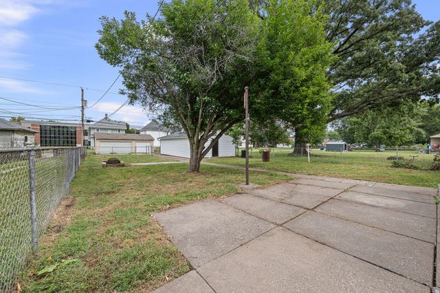 618 W 17th Street, Davenport, IA 52803