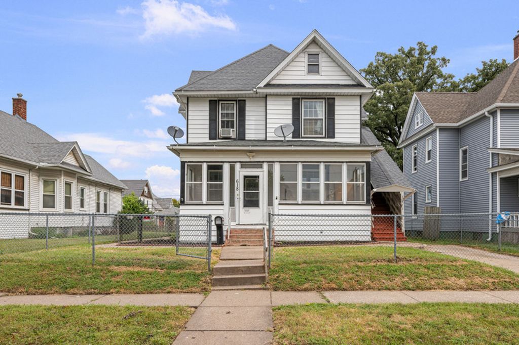 618 W 17th Street, Davenport, IA 52803