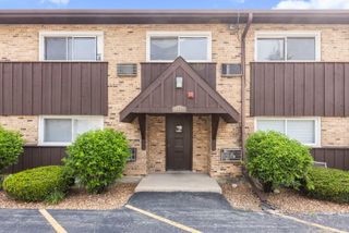 4435 ARBOR Circle 23, Downers Grove, IL 60515