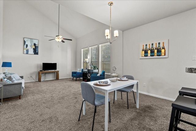 6738 Blimp Base Road, Hitchcock, TX 77563