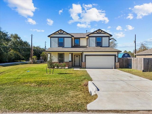 6738 Blimp Base Road, Hitchcock, TX 77563