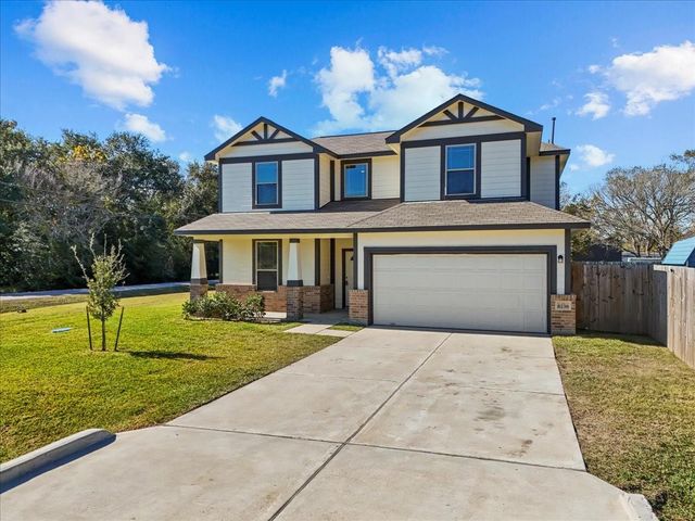 6738 Blimp Base Road, Hitchcock, TX 77563