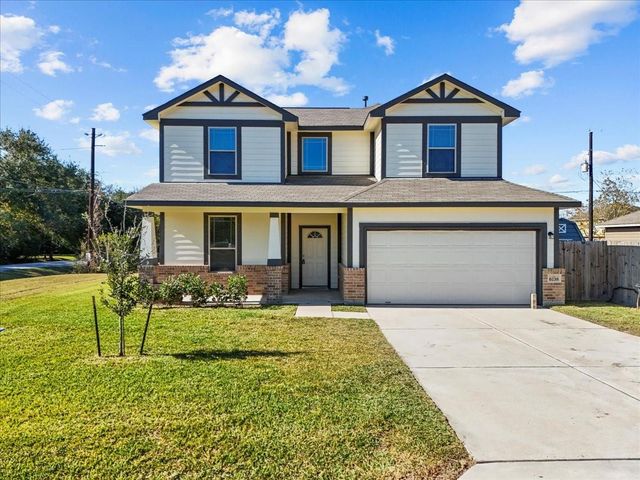 6738 Blimp Base Road, Hitchcock, TX 77563