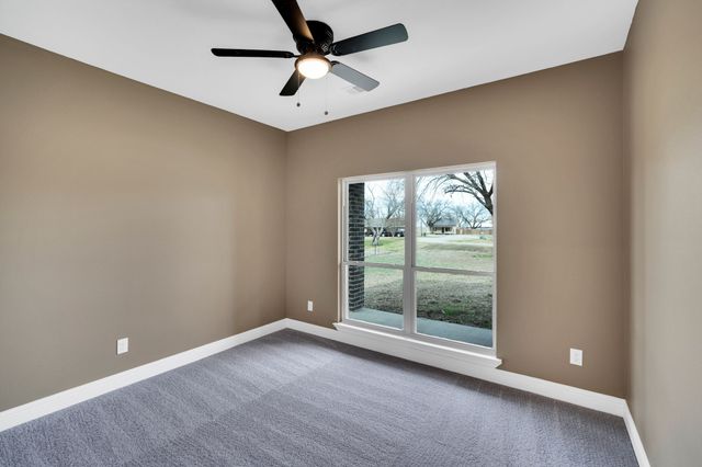 203 W Denton Street, Palmer, TX 75152