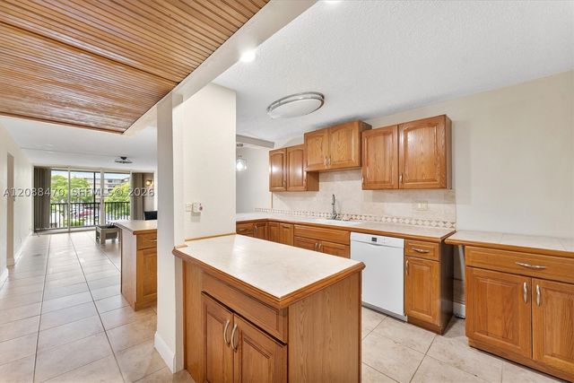 4 Royal Palm Way 3080, Boca Raton, FL 33432