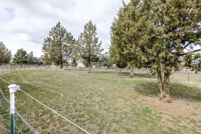 12592 SW Wheatgrass Road, Terrebonne, OR 97760