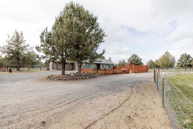 12592 SW Wheatgrass Road, Terrebonne, OR 97760