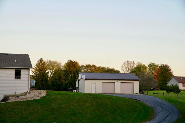 6421 Moorefield Road, Springfield, OH 45502