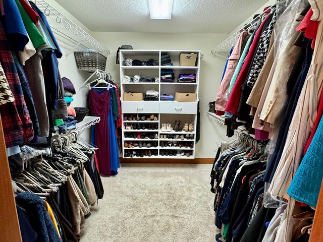 6421 Moorefield Road, Springfield, OH 45502