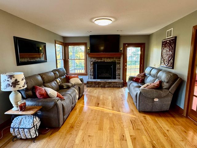 6421 Moorefield Road, Springfield, OH 45502