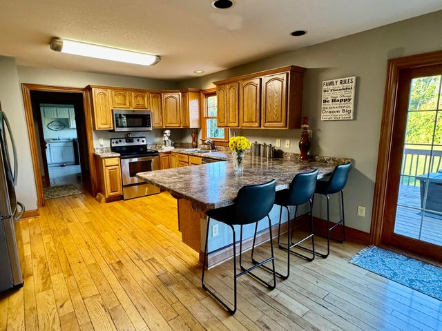 6421 Moorefield Road, Springfield, OH 45502