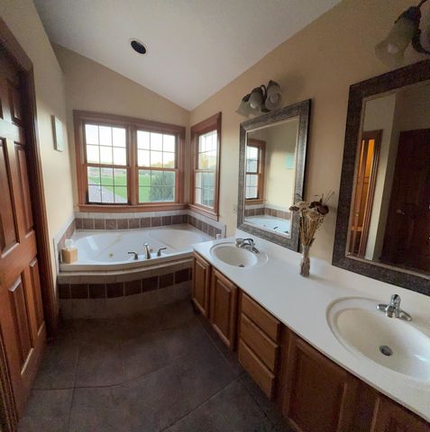 6421 Moorefield Road, Springfield, OH 45502