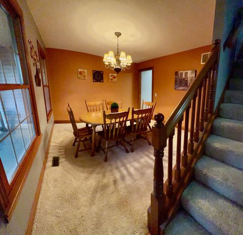 6421 Moorefield Road, Springfield, OH 45502