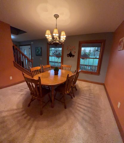 6421 Moorefield Road, Springfield, OH 45502