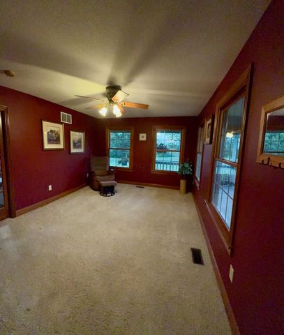 6421 Moorefield Road, Springfield, OH 45502