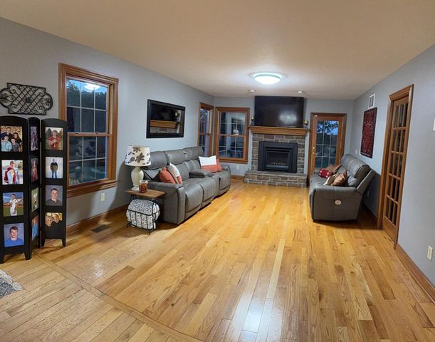 6421 Moorefield Road, Springfield, OH 45502