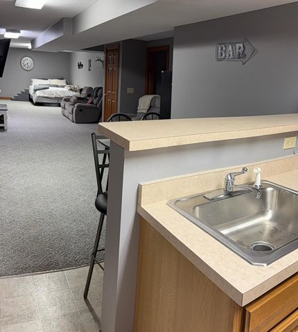 6421 Moorefield Road, Springfield, OH 45502