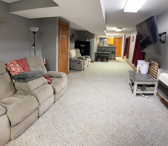 6421 Moorefield Road, Springfield, OH 45502