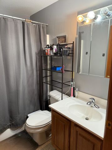 6421 Moorefield Road, Springfield, OH 45502