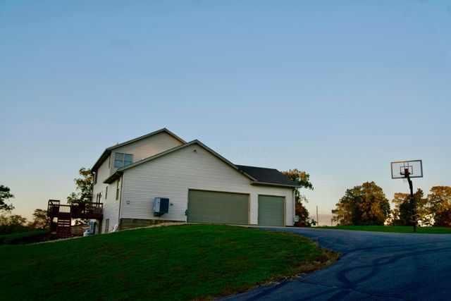 6421 Moorefield Road, Springfield, OH 45502