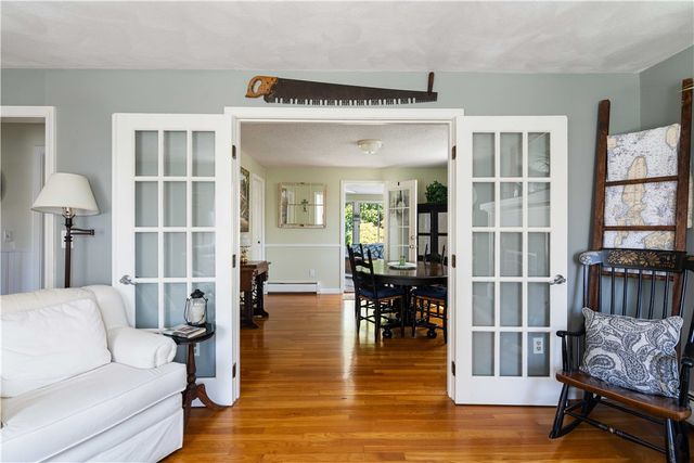 43 Academy Avenue, Bristol, RI 02809