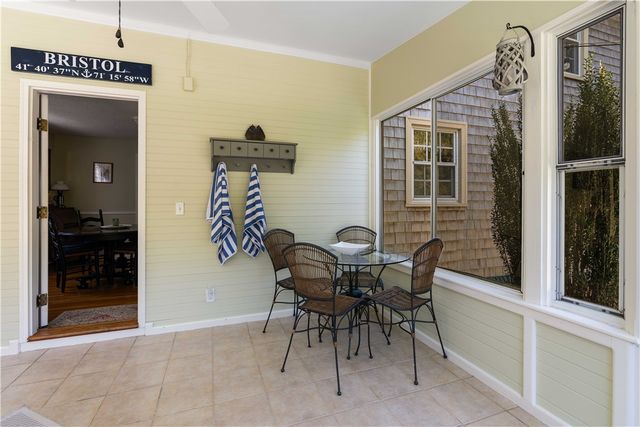 43 Academy Avenue, Bristol, RI 02809
