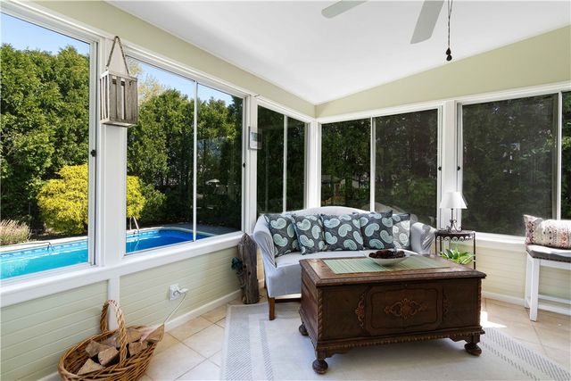 43 Academy Avenue, Bristol, RI 02809