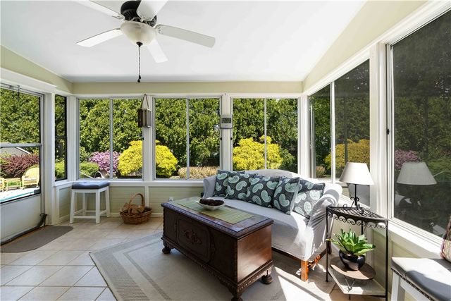 43 Academy Avenue, Bristol, RI 02809
