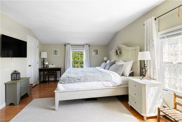 43 Academy Avenue, Bristol, RI 02809