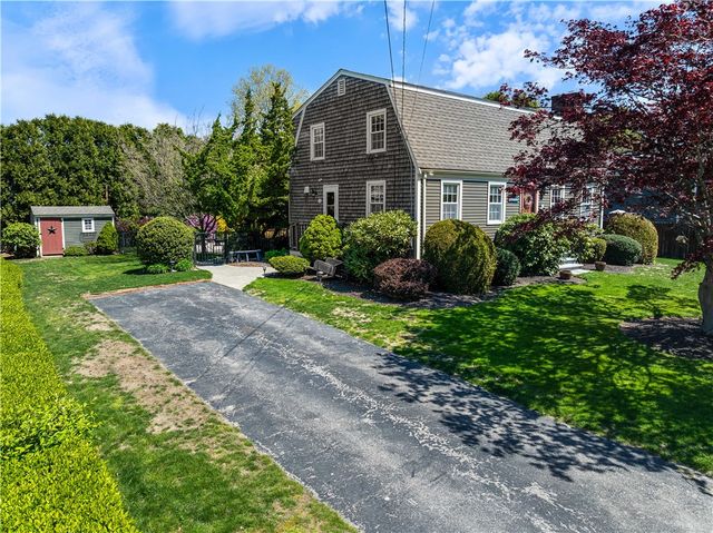 43 Academy Avenue, Bristol, RI 02809