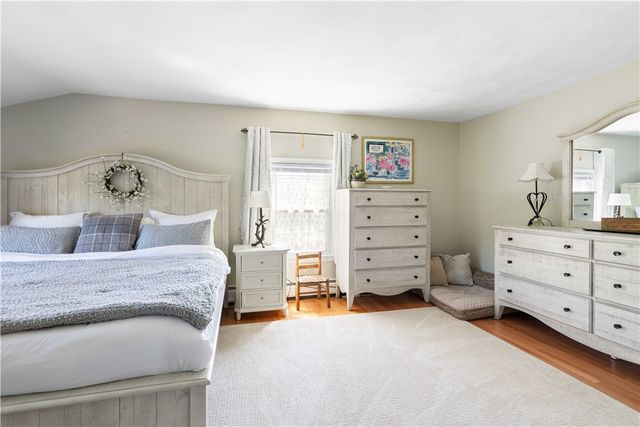 43 Academy Avenue, Bristol, RI 02809