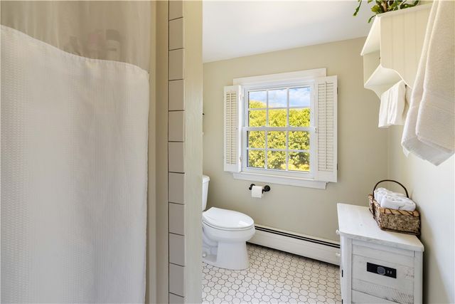 43 Academy Avenue, Bristol, RI 02809