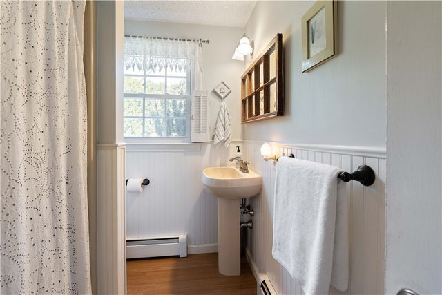 43 Academy Avenue, Bristol, RI 02809