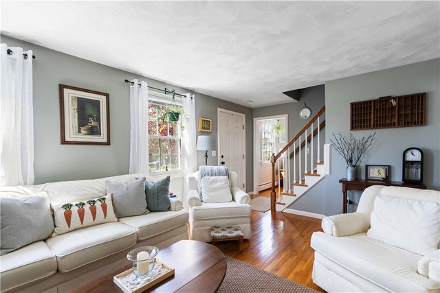 43 Academy Avenue, Bristol, RI 02809