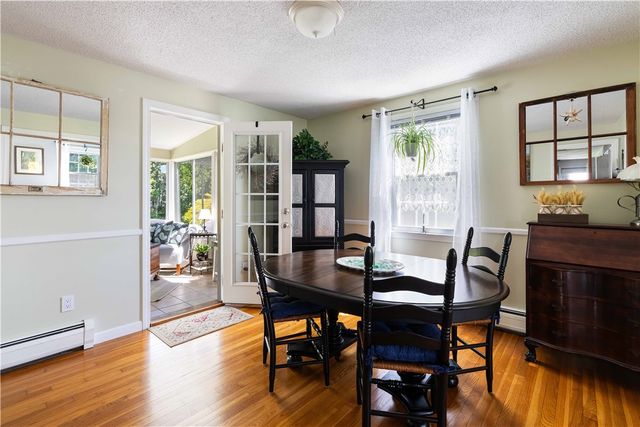 43 Academy Avenue, Bristol, RI 02809
