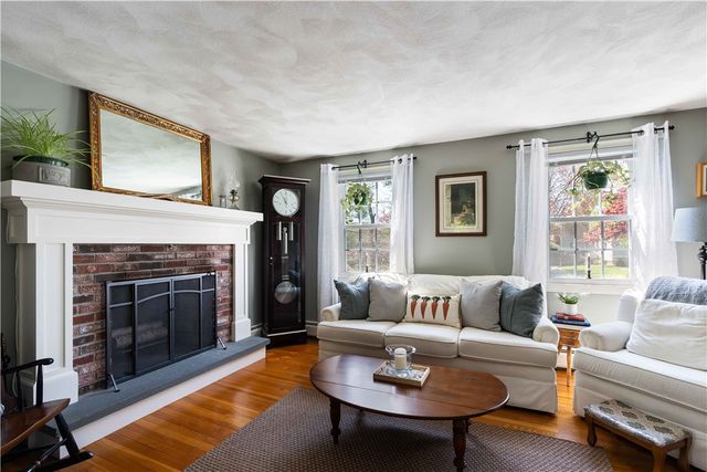 43 Academy Avenue, Bristol, RI 02809
