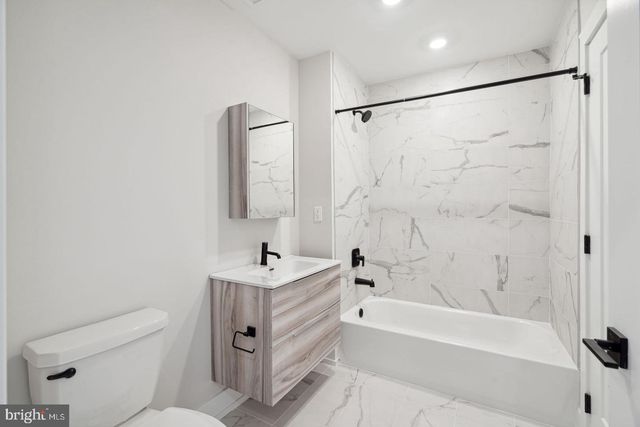 720 W THOMPSON ST #2B-301, Philadelphia, PA 19122