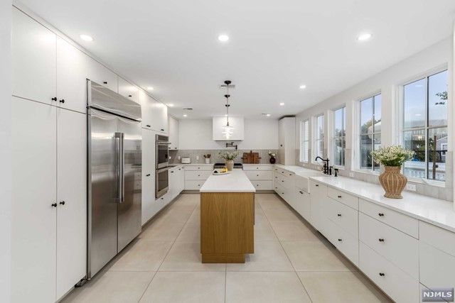 42 Nugent Drive, Clifton, NJ 07012