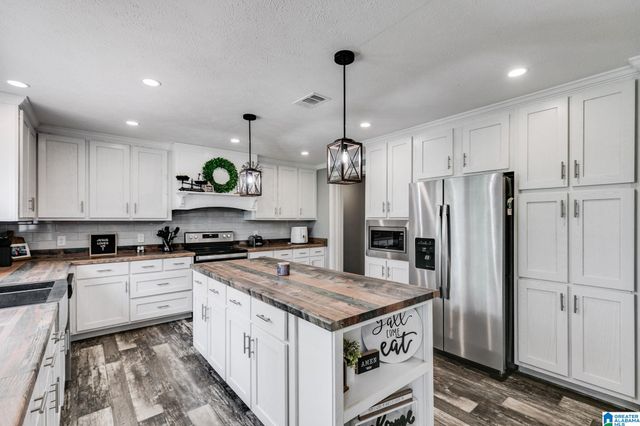 702 COUNTY ROAD 104, Muscadine, AL 36269