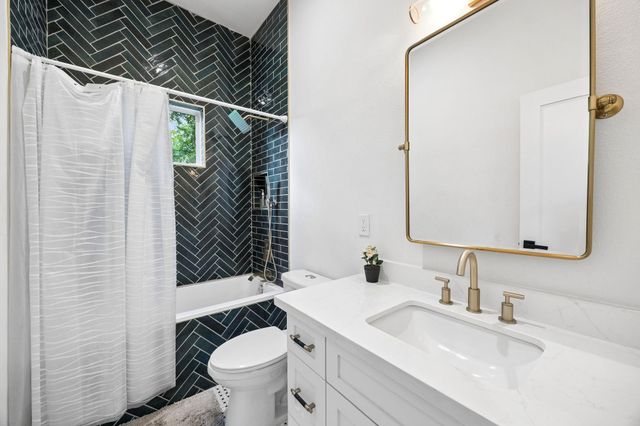 2614 Noble Street, Houston, TX 77026