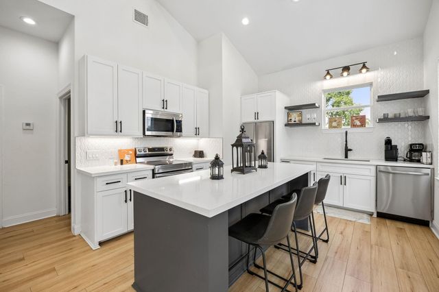 2614 Noble Street, Houston, TX 77026