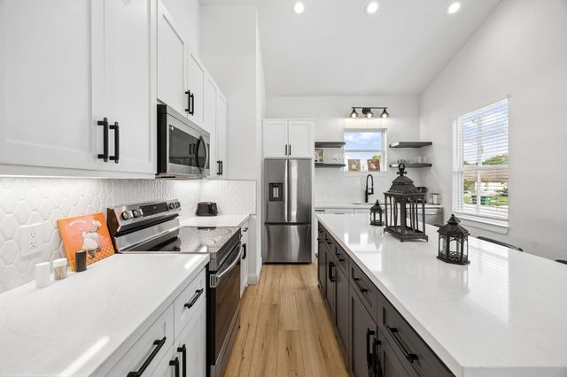 2614 Noble Street, Houston, TX 77026