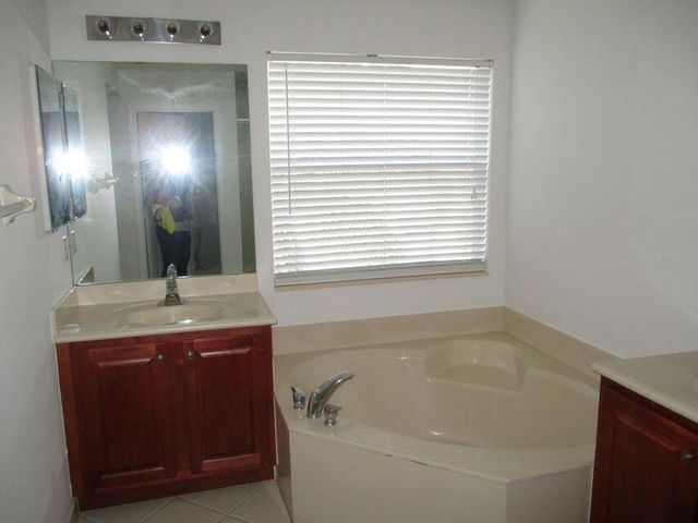 8887 Chestnut Ridge Way, Boynton Beach, FL 33473