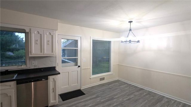 4444 E 107th Terrace, Kansas City, MO 64137
