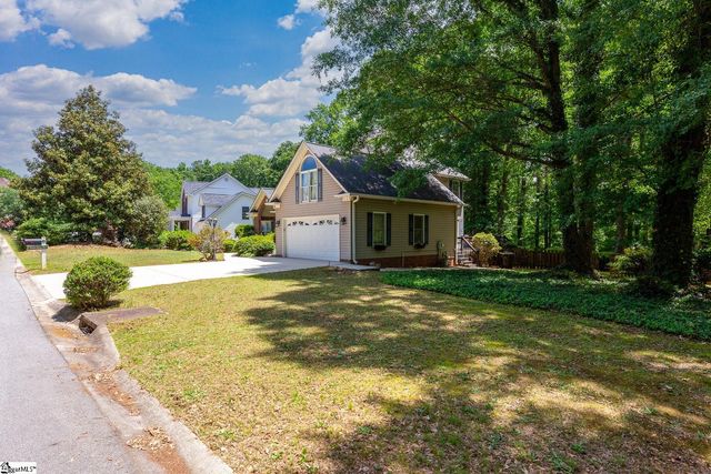 2 Meadow Springs Lane, Greer, SC 29650