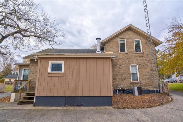 947 W Wisconsin Street, Portage, WI 53901