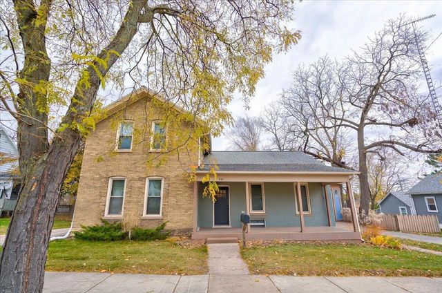 947 W Wisconsin Street, Portage, WI 53901
