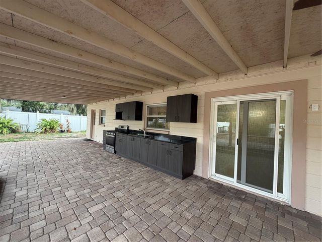 8009 PAULSON LANE, Tampa, FL 33617